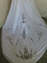 Load image into Gallery viewer, Style 8458 White Size 20 Bridal
