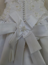 Load image into Gallery viewer, Style 8458 White Size 20 Bridal
