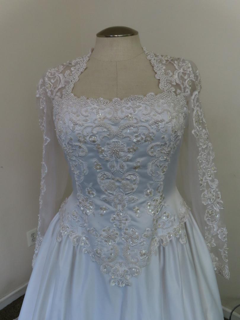 Style 8458 White Size 20 Bridal